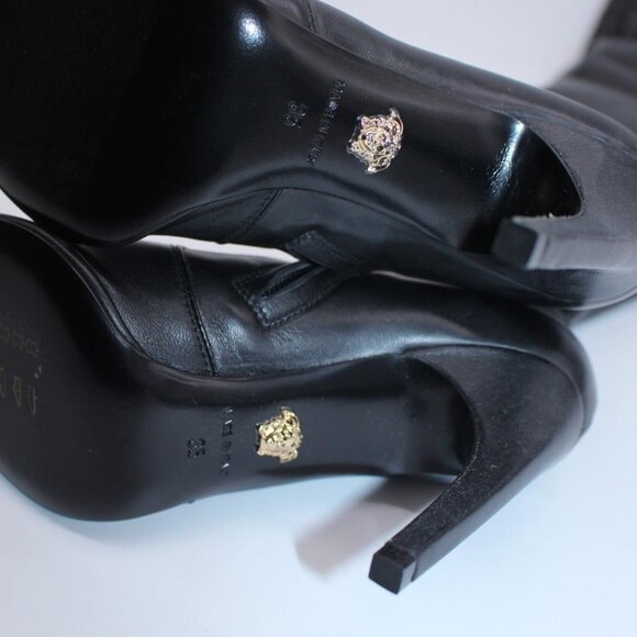 VERSACE OVER-THE-KNEE BLACK LEATHER HORSE RIDING STYLE Boots HIGH HEELS 37.5 7.5 - Picture 5 of 7